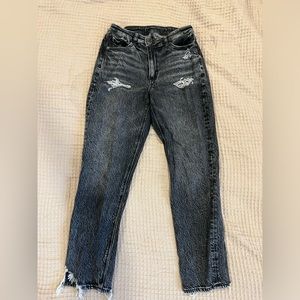 American Eagle “highest rise mom jean” size 6